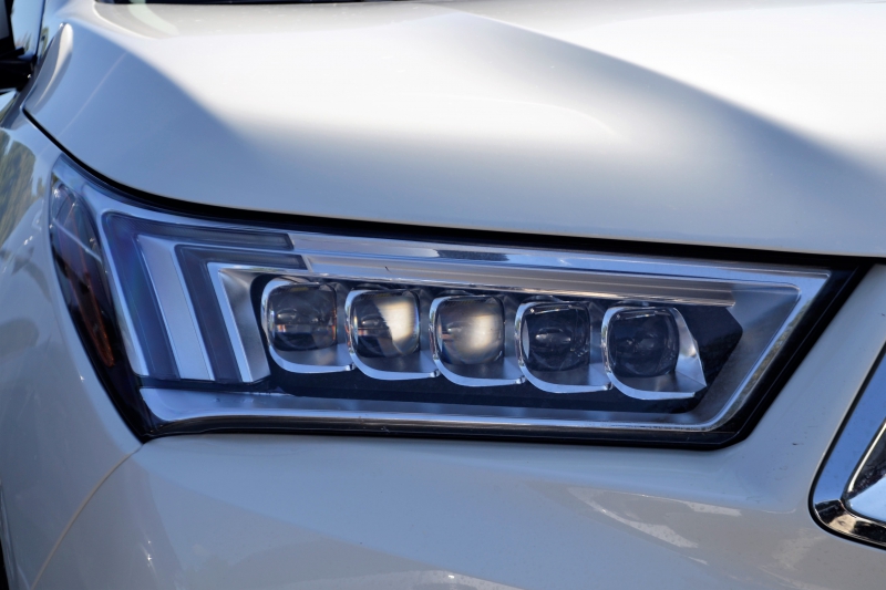 concession-moto-PIERLAS-min_acura-headlamp-2834131